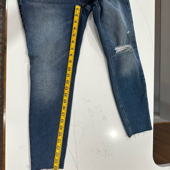 EUC: Old Navy Mid Rise Rockstar Super Skinny | 4p - Picture 8 of 8